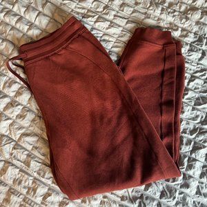 NWOT Lululemon Scuba High-Rise Jogger